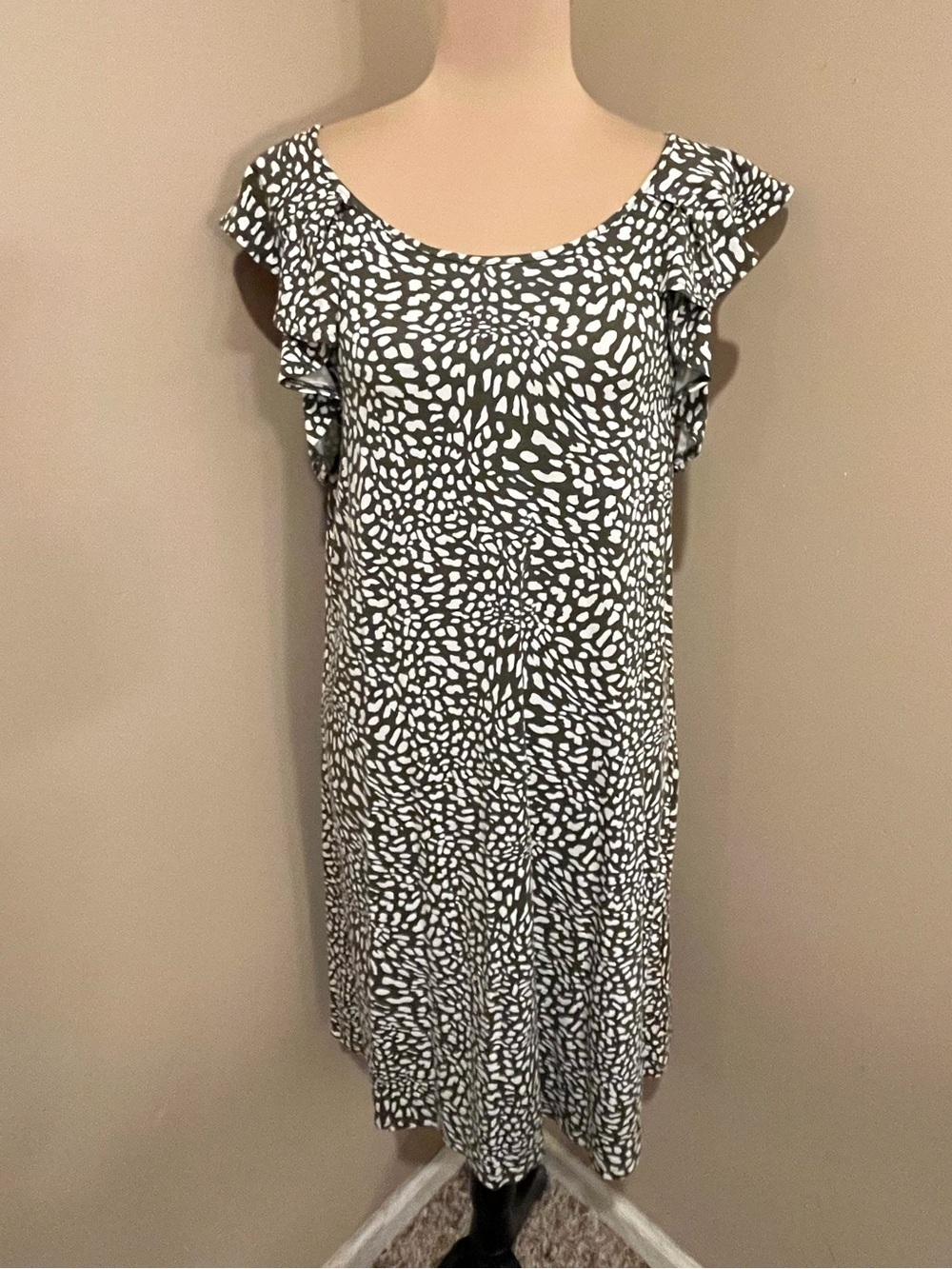 LOFT Olive & Off White Printed Ruffle-Sleeve A-Line Dress, Large